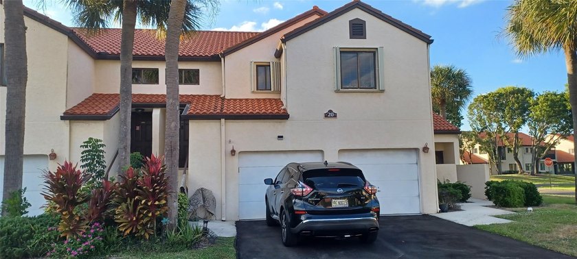 THIS HOME HAS BEEN REMODELED AND UPDATED, REMOVAL POP CORN - Beach Condo for sale in Boynton Beach, Florida on Beachhouse.com