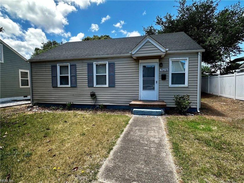 9631 18th Bay Street~~ Beach Living!!!! Move In Ready!!!! Fresh - Beach Home for sale in Norfolk, Virginia on Beachhouse.com