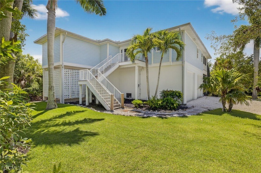 This delightful, turn-Key furnished, *Beach House* is 2 minutes - Beach Home for sale in Sanibel, Florida on Beachhouse.com