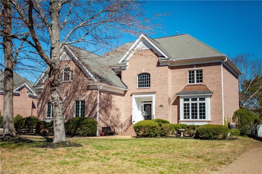 Come see this beautiful 4 bed/3.5 bath executive home in The - Beach Home for sale in Williamsburg, Virginia on Beachhouse.com