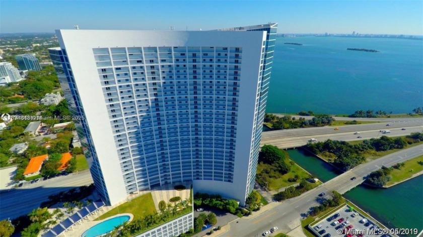 Beautiful 1 Bedroom /1.5 Bathrooms on the 20th floor with - Beach Condo for sale in Miami, Florida on Beachhouse.com