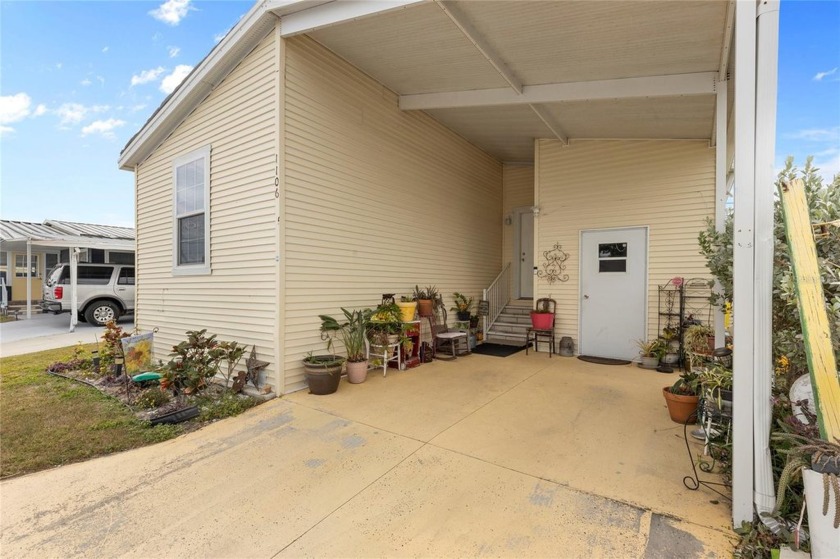 Welcome to 1106 49TH Avenue Dr W! This charming 2-bedroom - Beach Home for sale in Bradenton, Florida on Beachhouse.com