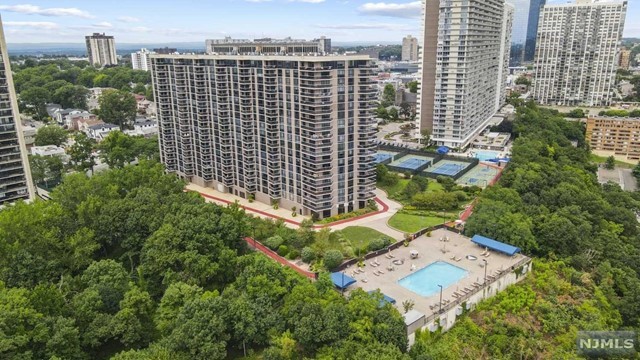 Immerse yourself in opulent living at the Atrium Palace, a - Beach Condo for sale in Fort Lee, New Jersey on Beachhouse.com