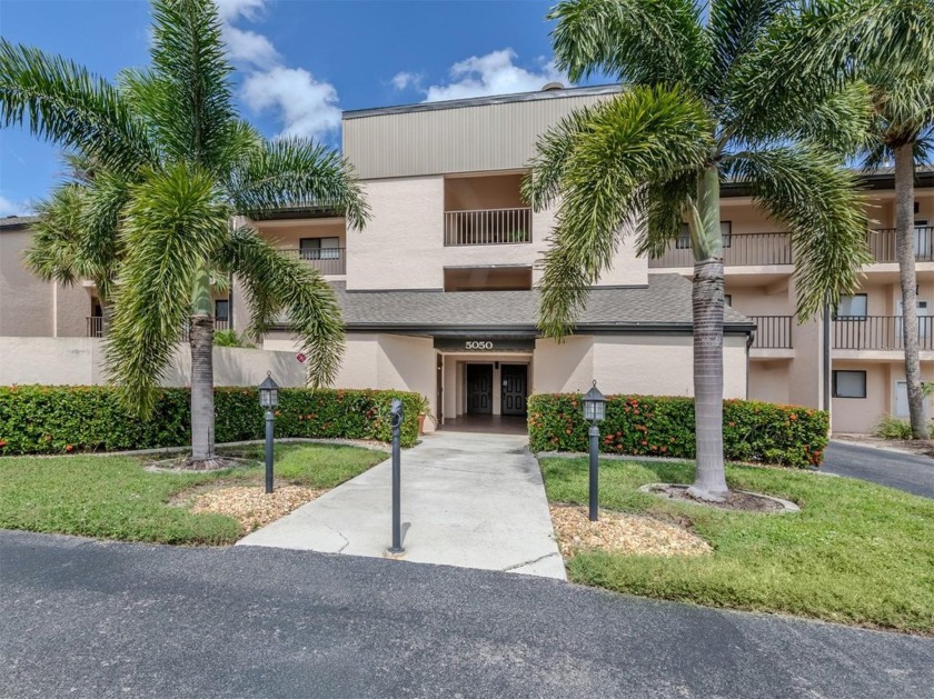 Punta Gorda Burnt Store Marina. Located in the Halyard Club - Beach Condo for sale in Punta Gorda, Florida on Beachhouse.com