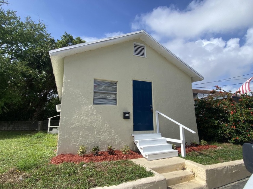 Charming 2/1 single-family home situated in the heart of West - Beach Home for sale in West Palm Beach, Florida on Beachhouse.com