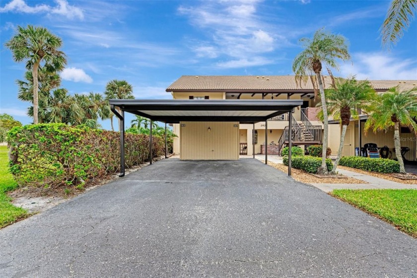 LOCATION, LOCATION, LOCATION!!! Welcome to Mission Lakes! 3 - Beach Condo for sale in Venice, Florida on Beachhouse.com