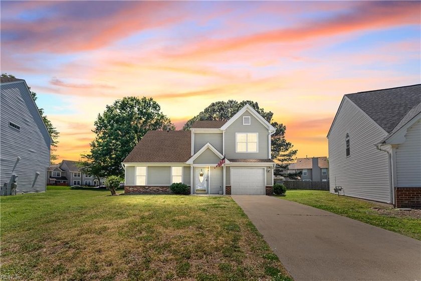 Welcome to refined River Pointe living in Churchland, Portsmouth - Beach Home for sale in Portsmouth, Virginia on Beachhouse.com