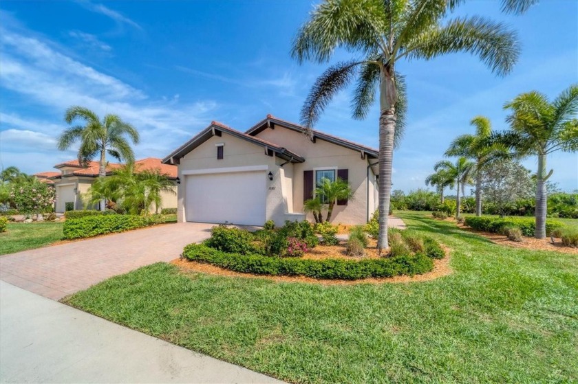 JUST IN TIME!! YOU WON'T WANT TO MISS SEEING THIS HOME. Former - Beach Home for sale in Venice, Florida on Beachhouse.com