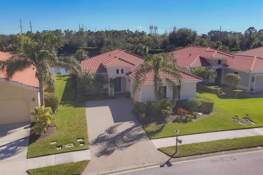 MOVE IN READY!! Don't wait.  This home sits on a private lot - Beach Home for sale in Venice, Florida on Beachhouse.com