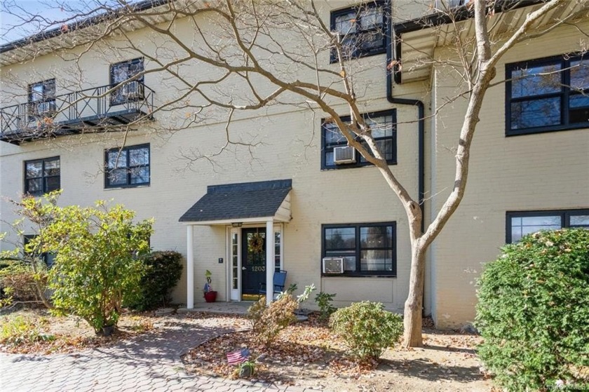 This Large 2 bedroom unit with private patio has so much - Beach Home for sale in Eastchester, New York on Beachhouse.com