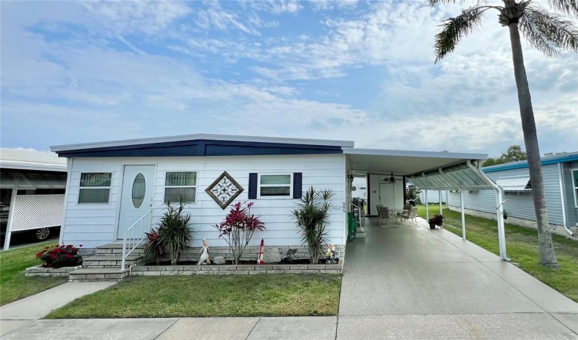 This well-maintained two-bedroom, two-bathroom home in the - Beach Home for sale in Largo, Florida on Beachhouse.com