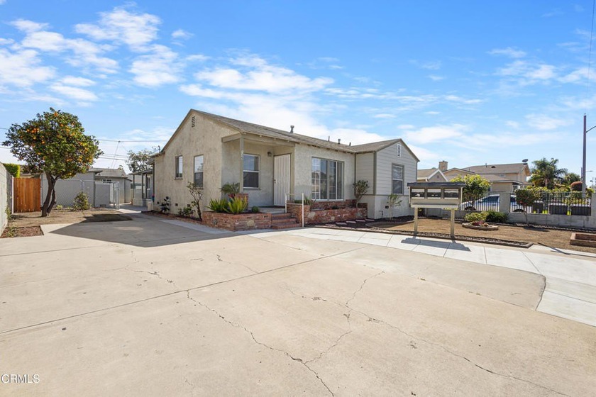 Opportunities like this are hard to find, a versatile property - Beach Townhome/Townhouse for sale in Oxnard, California on Beachhouse.com