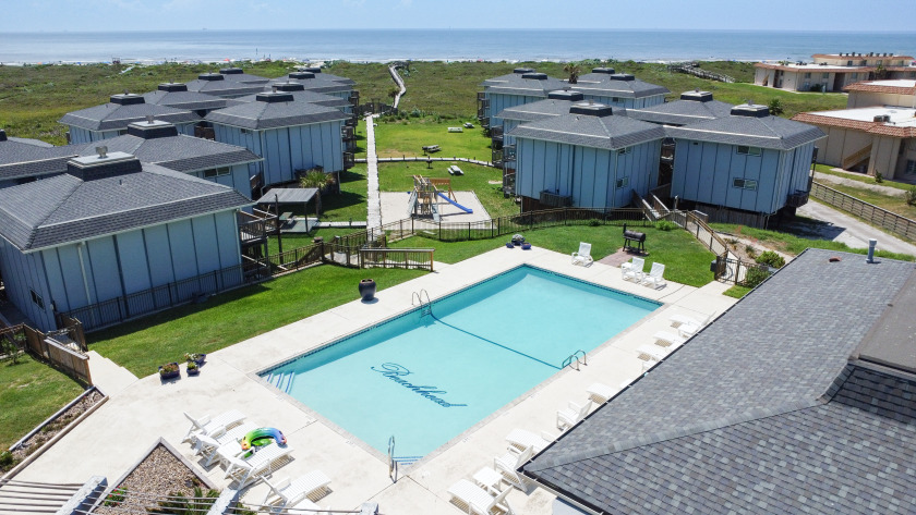 Heated swimming pool, boardwalk to the beach, play area - Beach Vacation Rentals in Port Aransas, Texas on Beachhouse.com