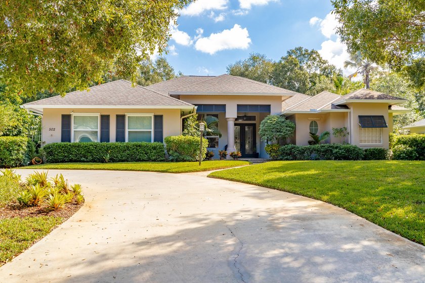 Rarely available in the coveted Crossing neighborhood, with its - Beach Home for sale in Vero Beach, Florida on Beachhouse.com