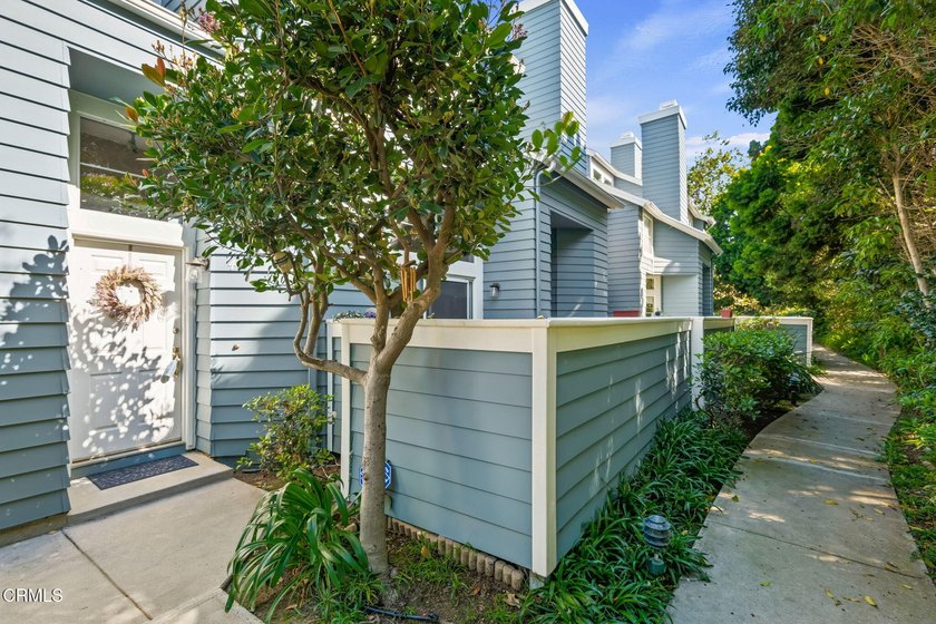 Beautifully upgraded from original.  Hardwood, stone and - Beach Condo for sale in Ventura, California on Beachhouse.com