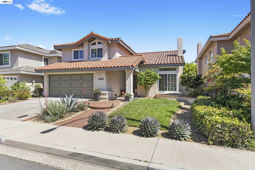 Welcome home, to this stunning South Mission Viejo residence - Beach Home for sale in Mission Viejo, California on Beachhouse.com