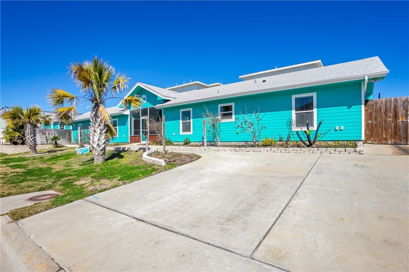 This property consists of 2 condos split in the middle by a - Beach Home for sale in Port Aransas, Texas on Beachhouse.com