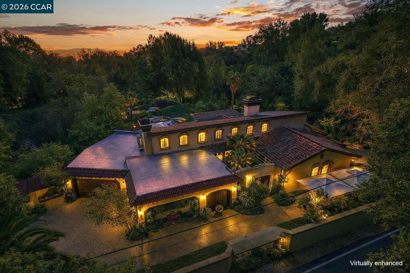 OPEN 6/7, 1PM-4PM! Gated estate property ....Wonderful home on - Beach Home for sale in Lafayette, California on Beachhouse.com