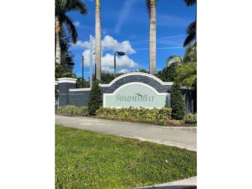 *DRASTICALLY REDUCED! ***GREAT INVESTMENT OPPORTUNITY - Beach Townhome/Townhouse for sale in Riviera Beach, Florida on Beachhouse.com