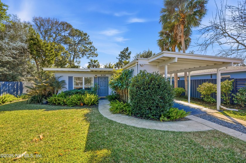 Live the beach lifestyle in this beautifully updated bungalow - Beach Home for sale in Jacksonville Beach, Florida on Beachhouse.com