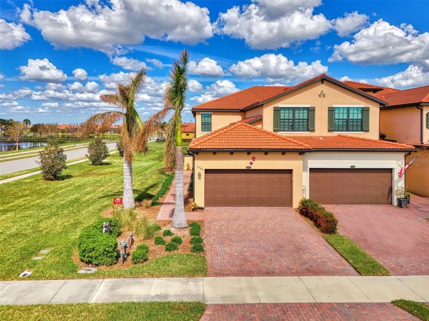 Now is your opportunity to live in this beautiful FIRST FLOOR - Beach Condo for sale in Venice, Florida on Beachhouse.com