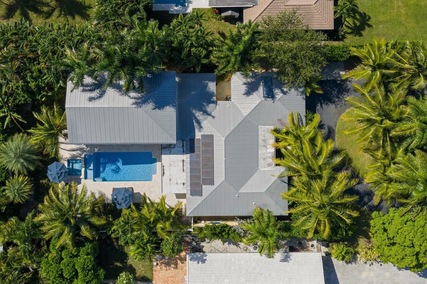 Located in East Delray's coveted Lake Ida community, this - Beach Home for sale in Delray Beach, Florida on Beachhouse.com