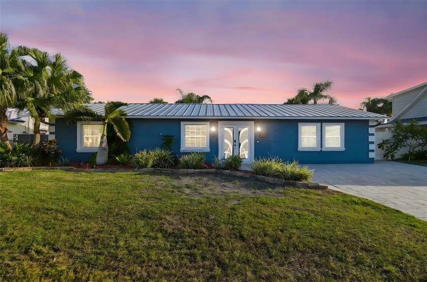 Waterfront Living in Bay Crest Park - Boater's Dream with - Beach Home for sale in Tampa, Florida on Beachhouse.com