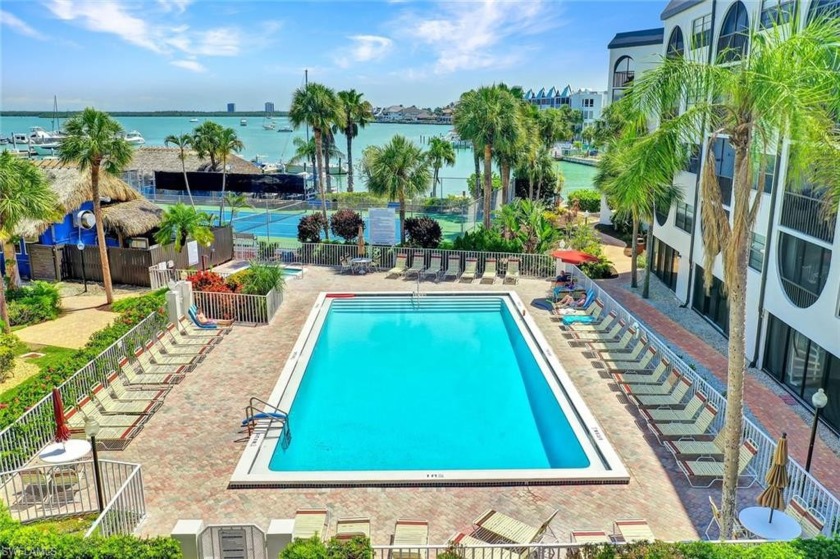 Very nice property that shows well !! An end unit with great - Beach Condo for sale in Marco Island, Florida on Beachhouse.com