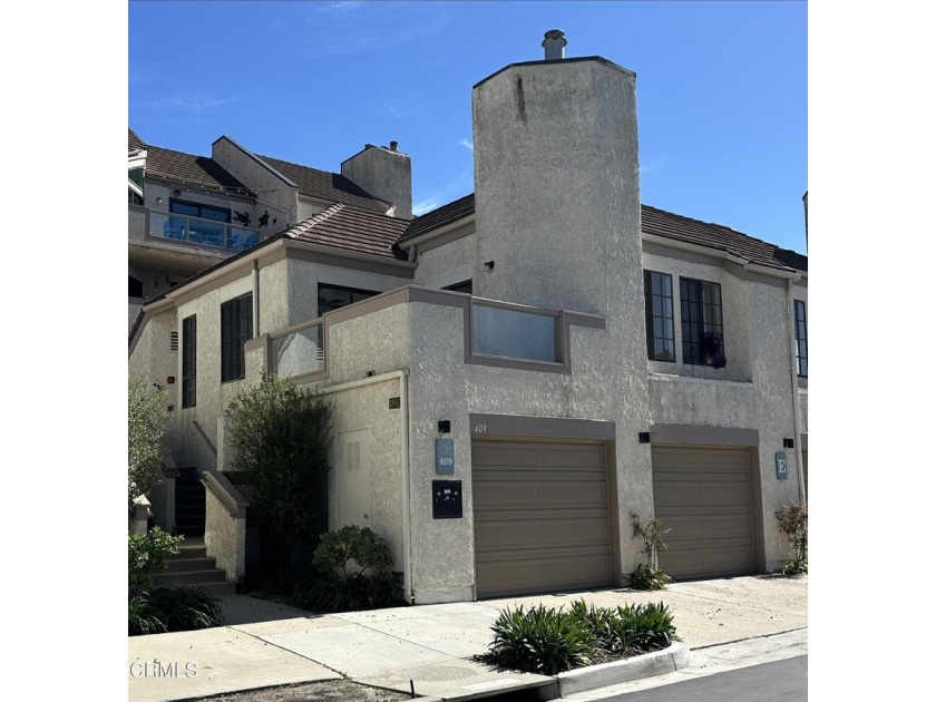Beautiful Ocean View Condominium! Welcome to Surfside IV, a - Beach Condo for sale in Port Hueneme, California on Beachhouse.com