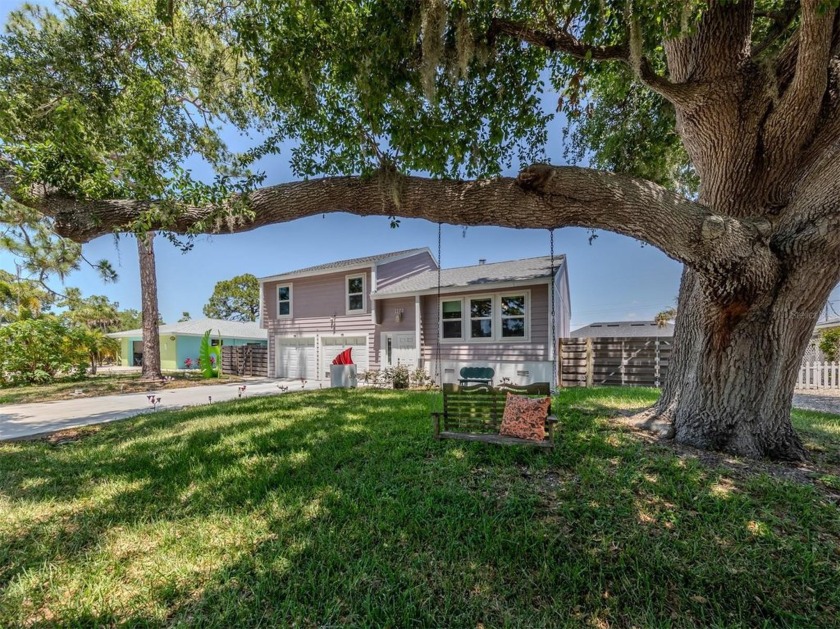 Welcome to 1172 Kenisco Road, a beautiful, high-and-dry property - Beach Home for sale in Venice, Florida on Beachhouse.com