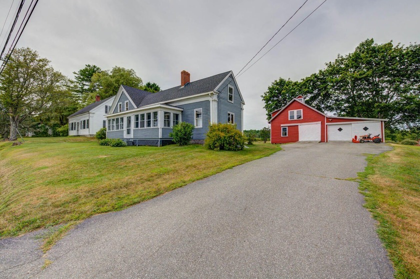 Welcome to this well preserved antique home in Waldoboro - Beach Home for sale in Waldoboro, Maine on Beachhouse.com