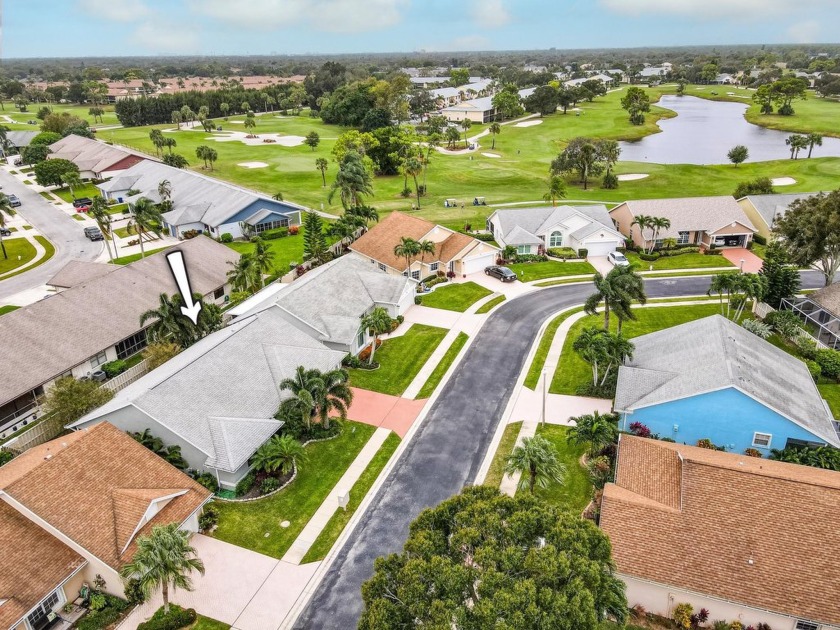 Vaulted ceilings and streaming natural light welcome you into - Beach Home for sale in Jupiter, Florida on Beachhouse.com