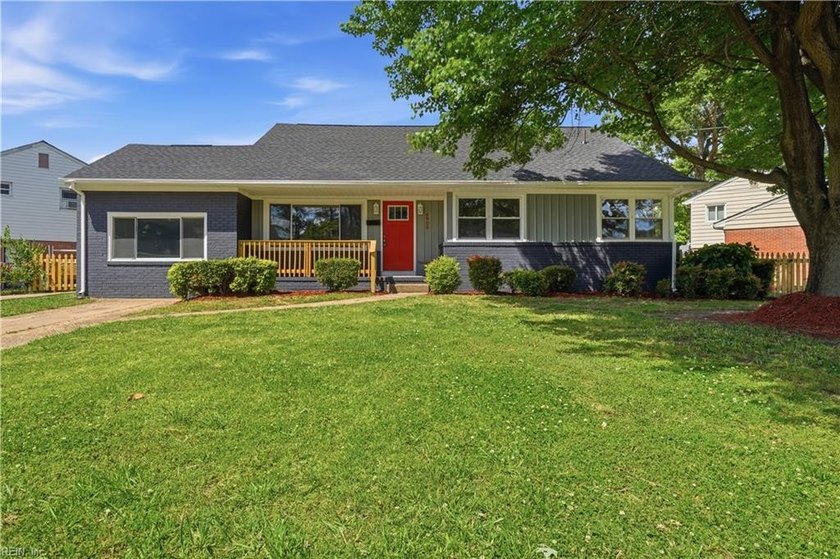 Beautifully renovated home in a great area of Norfolk. This - Beach Home for sale in Norfolk, Virginia on Beachhouse.com
