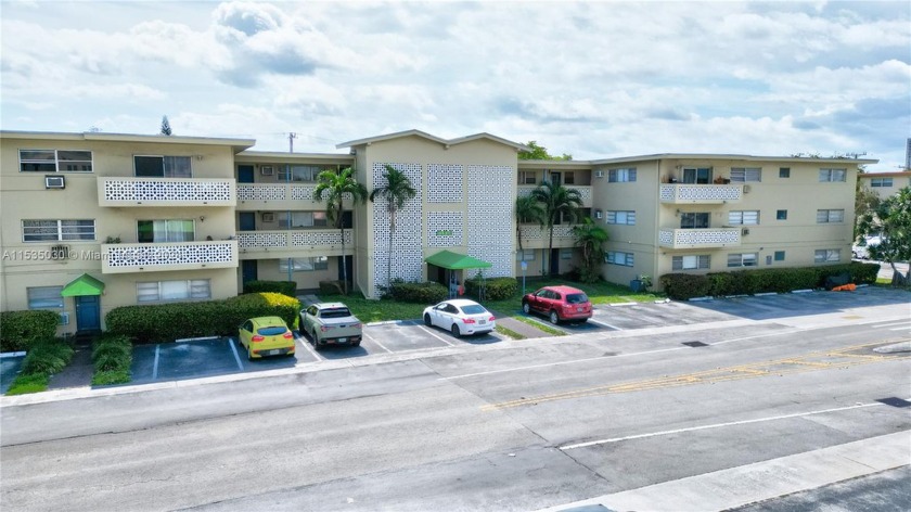 2/2 Located in the highly desirable San Souci area east of US1 - Beach Condo for sale in North Miami, Florida on Beachhouse.com
