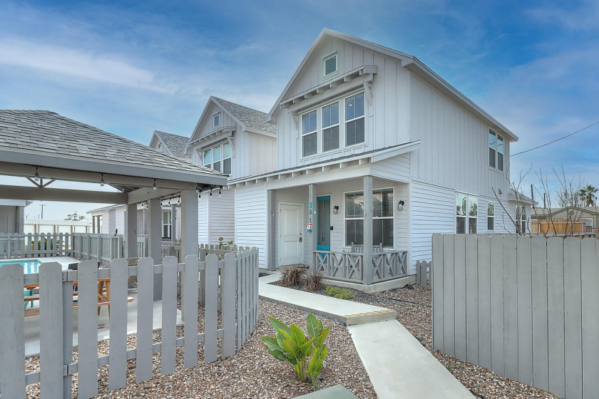 Beautiful home located in the heart of Old Town Port A! - Beach Vacation Rentals in Port Aransas, Texas on Beachhouse.com