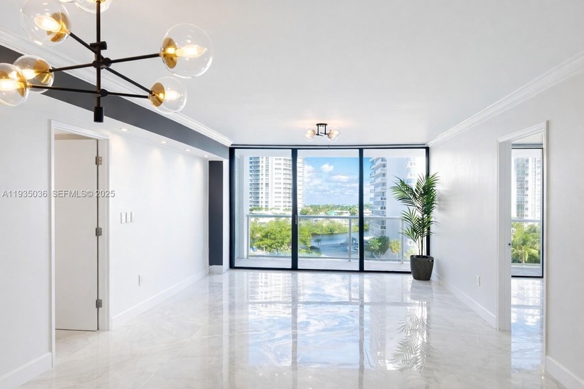 Discover your Dream Apartment in the Heart of Aventura! This - Beach Condo for sale in Aventura, Florida on Beachhouse.com