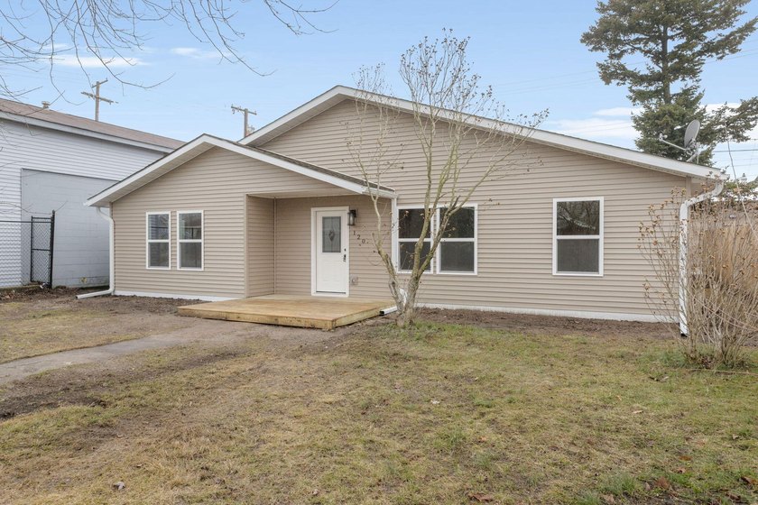 Completely remodeled and truly move-in ready! This beautifully - Beach Home for sale in Michigan City, Indiana on Beachhouse.com