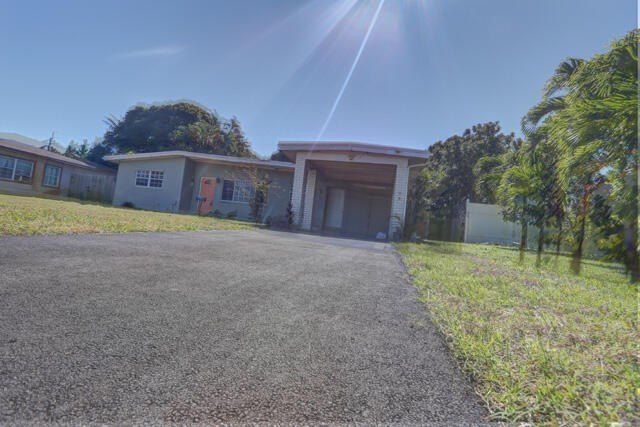 Prime Lake Park location with no HOA. This 3-bedroom home offers - Beach Home for sale in Lake Park, Florida on Beachhouse.com