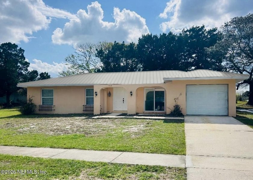 Solid concrete block 3 bedroom 2 full bath home on over 1/4 acre - Beach Home for sale in St Augustine, Florida on Beachhouse.com