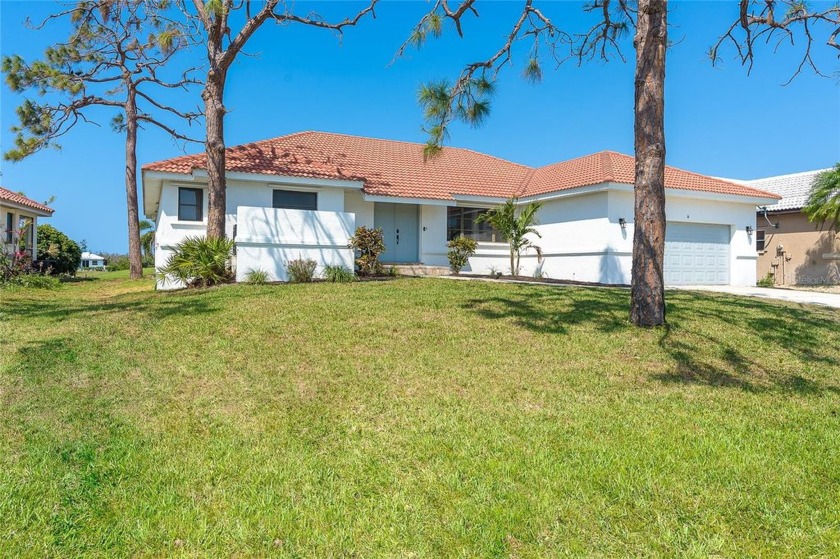 Beauitifully updated 3BR/2BA ranch home in Cape Haze Windward in - Beach Home for sale in Placida, Florida on Beachhouse.com