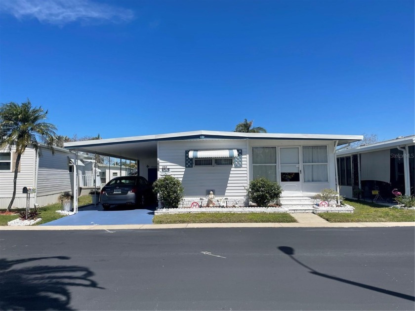 Must see this 2/2 lovely home located in Holiday Shores Mobile - Beach Home for sale in Largo, Florida on Beachhouse.com