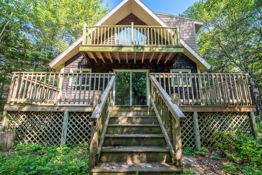 This little Pinkie went to market! Rare Southport Find - Funky - Beach Home for sale in Southport, Maine on Beachhouse.com