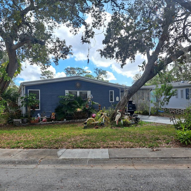 If you are in the market for a Big and Beautiful home on lake - Beach Home for sale in Clearwater, Florida on Beachhouse.com