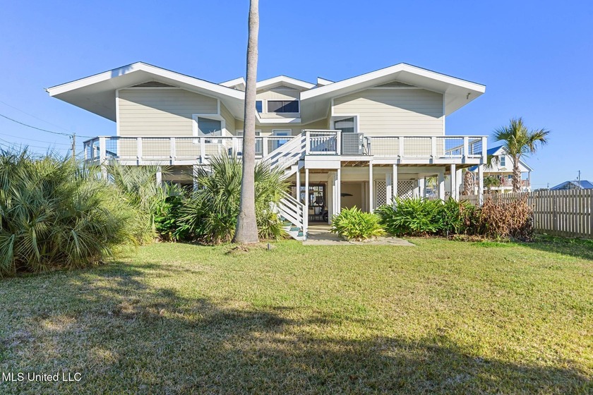 Welcome to laid-back coastal living in Riverview area in - Beach Home for sale in Bay Saint Louis, Mississippi on Beachhouse.com