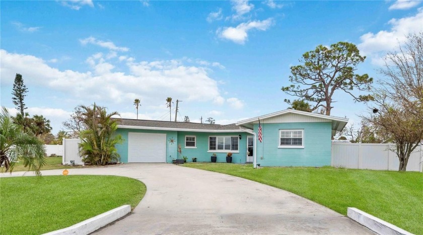 Nestled in the heart of Florida, this charming 2-bedroom - Beach Home for sale in Venice, Florida on Beachhouse.com