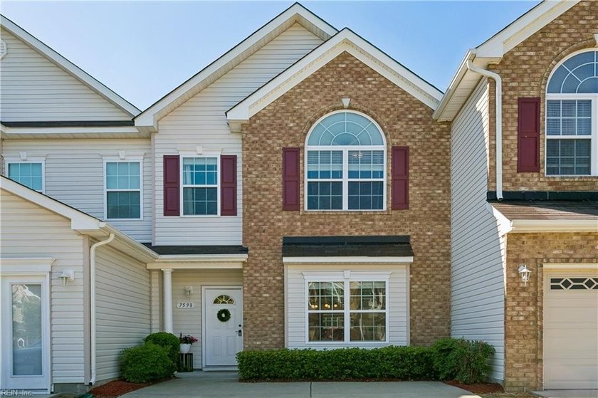 Welcome home! Don't miss this gorgeous 3-bedroom, 2 1/2-bath - Beach Condo for sale in Gloucester Point, Virginia on Beachhouse.com