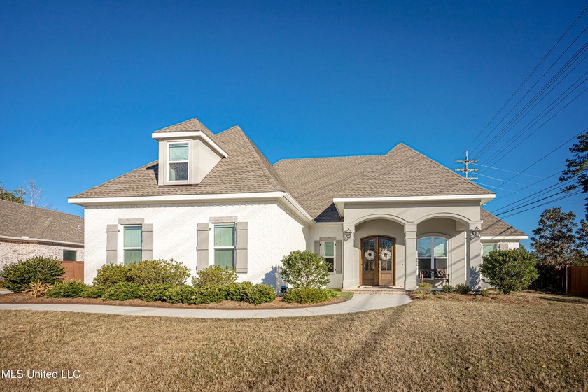 Experience refined luxury in this top-quality, custom-built home - Beach Home for sale in Ocean Springs, Mississippi on Beachhouse.com