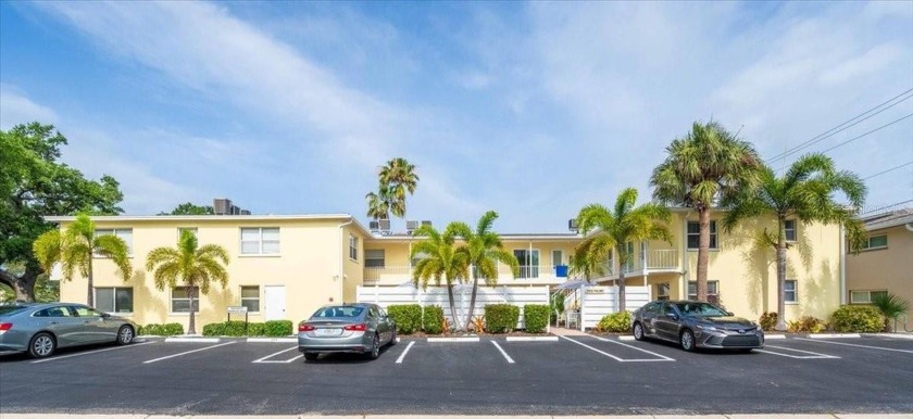 Location! Location! Location! This adorable and cozy 1 bedroom - Beach Condo for sale in Venice, Florida on Beachhouse.com