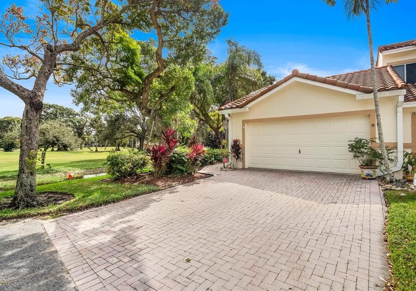 RARELY AVAILABLE CORNER VILLA, LOCATED IN A PEACEFUL, GATED - Beach Condo for sale in Pompano Beach, Florida on Beachhouse.com