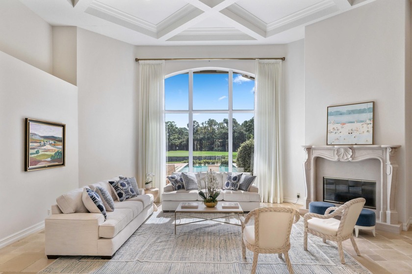 Perfectly situated on over 2/3 of an acre, this cul-de-sac - Beach Home for sale in Palm Beach Gardens, Florida on Beachhouse.com